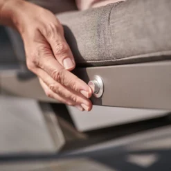 Kettler - Elba Relaxer - Garden Furniture -Greeny Sales 10233268 0393139 0200 Elba Relaxer with footstool Lifestyle button close up